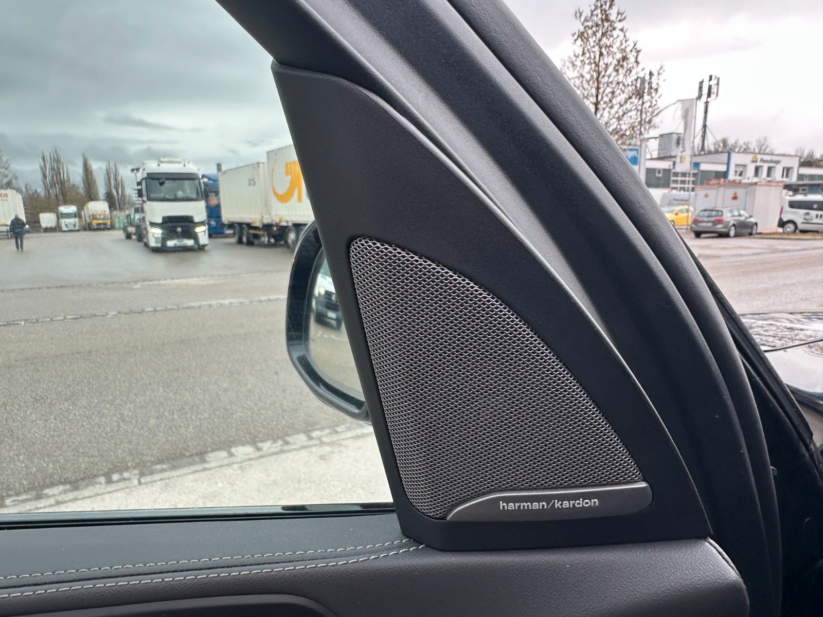 Fahrzeugabbildung BMW X5 30d xDr M Sport HUD|PANO|HARMAN|LUFT|AHK|