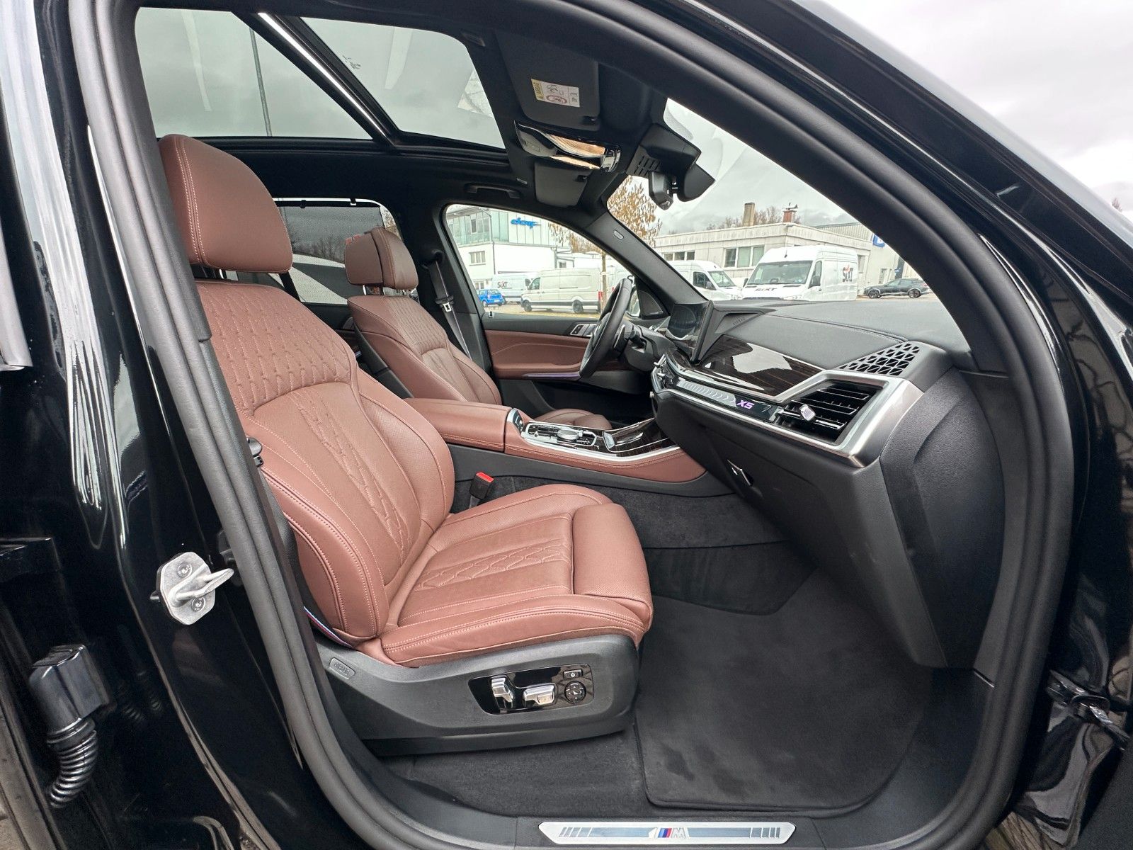 Fahrzeugabbildung BMW X5 30d xDr M Sport HUD|PANO|HARMAN|LUFT|AHK|