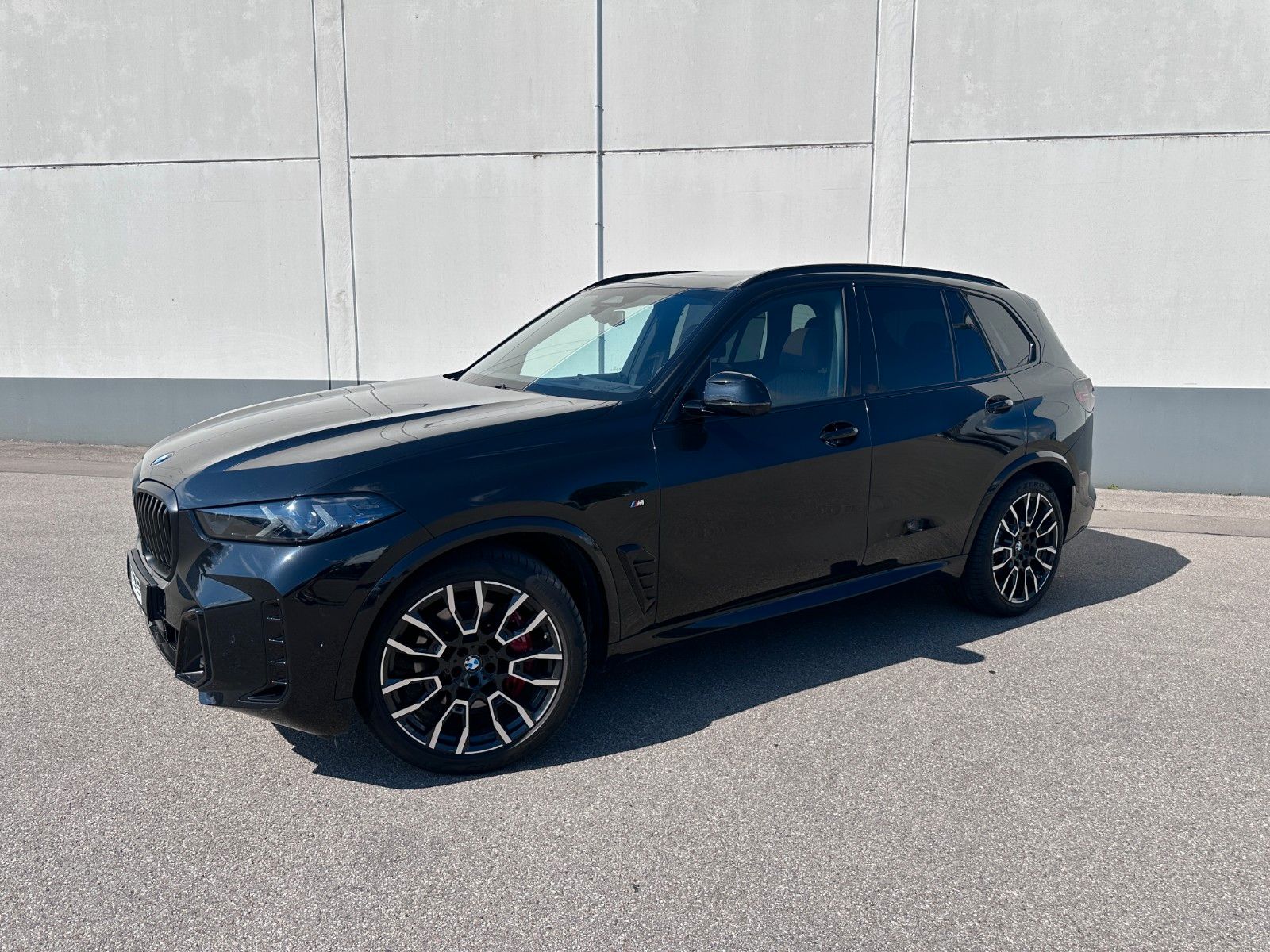 Fahrzeugabbildung BMW X5 30d xDr M Sport HUD|PANO|HARMAN|LUFT|AHK|