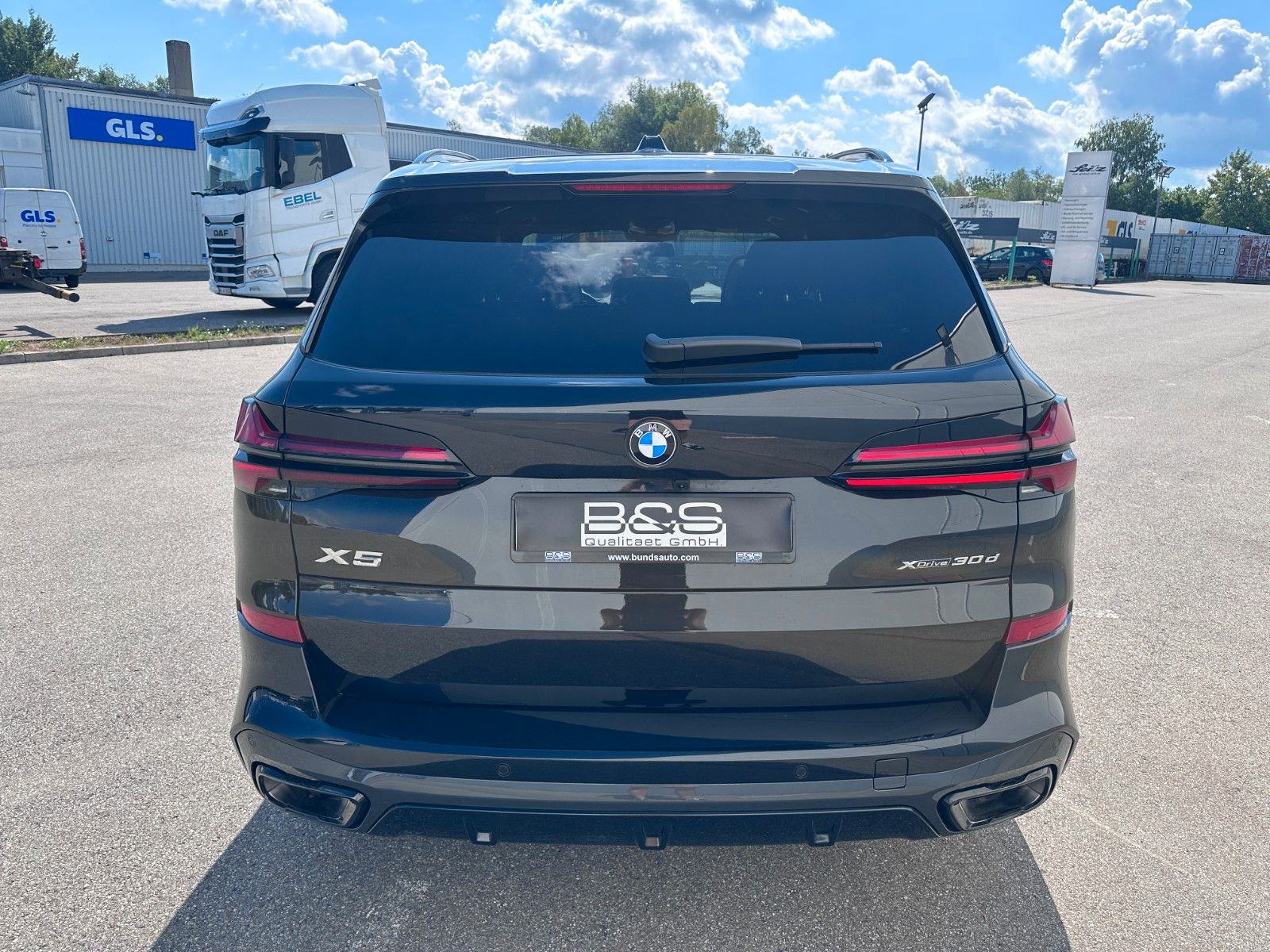 Fahrzeugabbildung BMW X5 30d xDr M Sport HUD|PANO|HARMAN|LUFT|AHK|