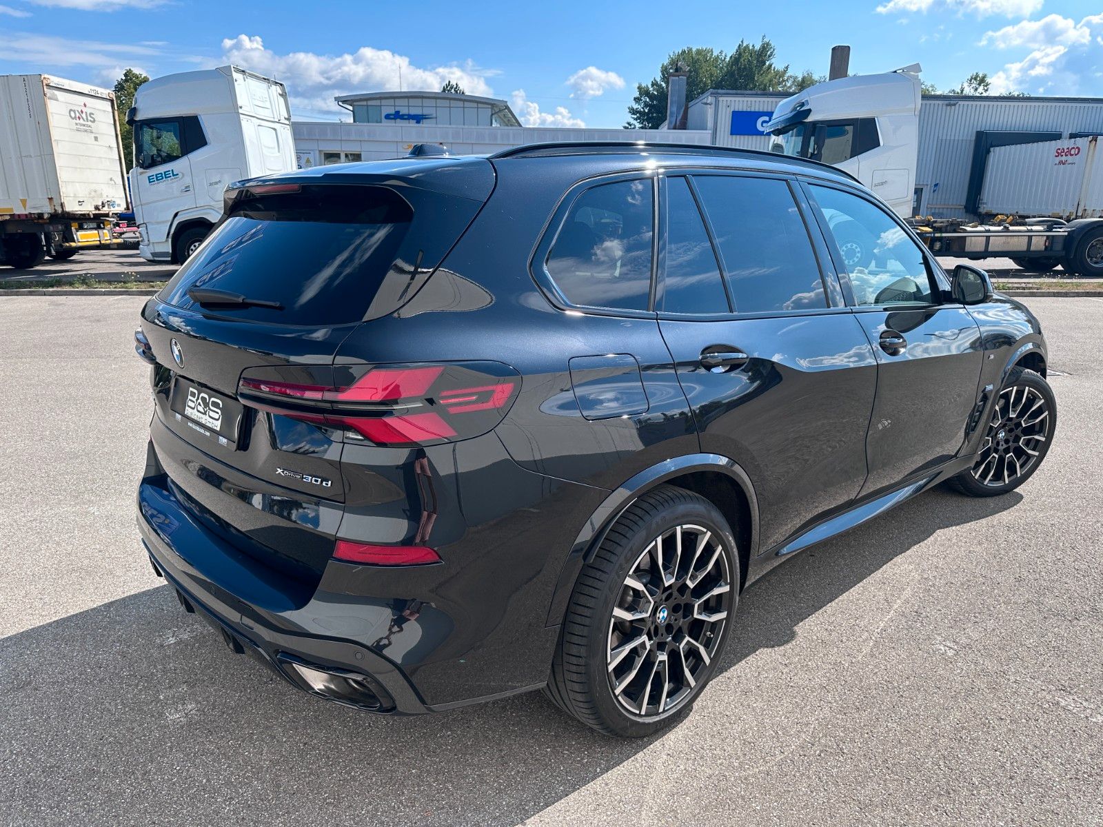 Fahrzeugabbildung BMW X5 30d xDr M Sport HUD|PANO|HARMAN|LUFT|AHK|