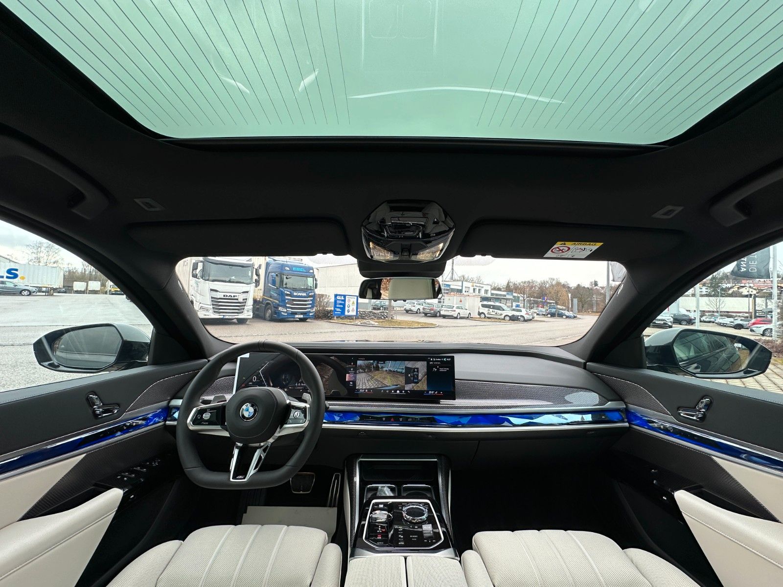 Fahrzeugabbildung BMW 740d xDrive M Sport TV|Aut.Tür|SkyL|B&W|Luft|