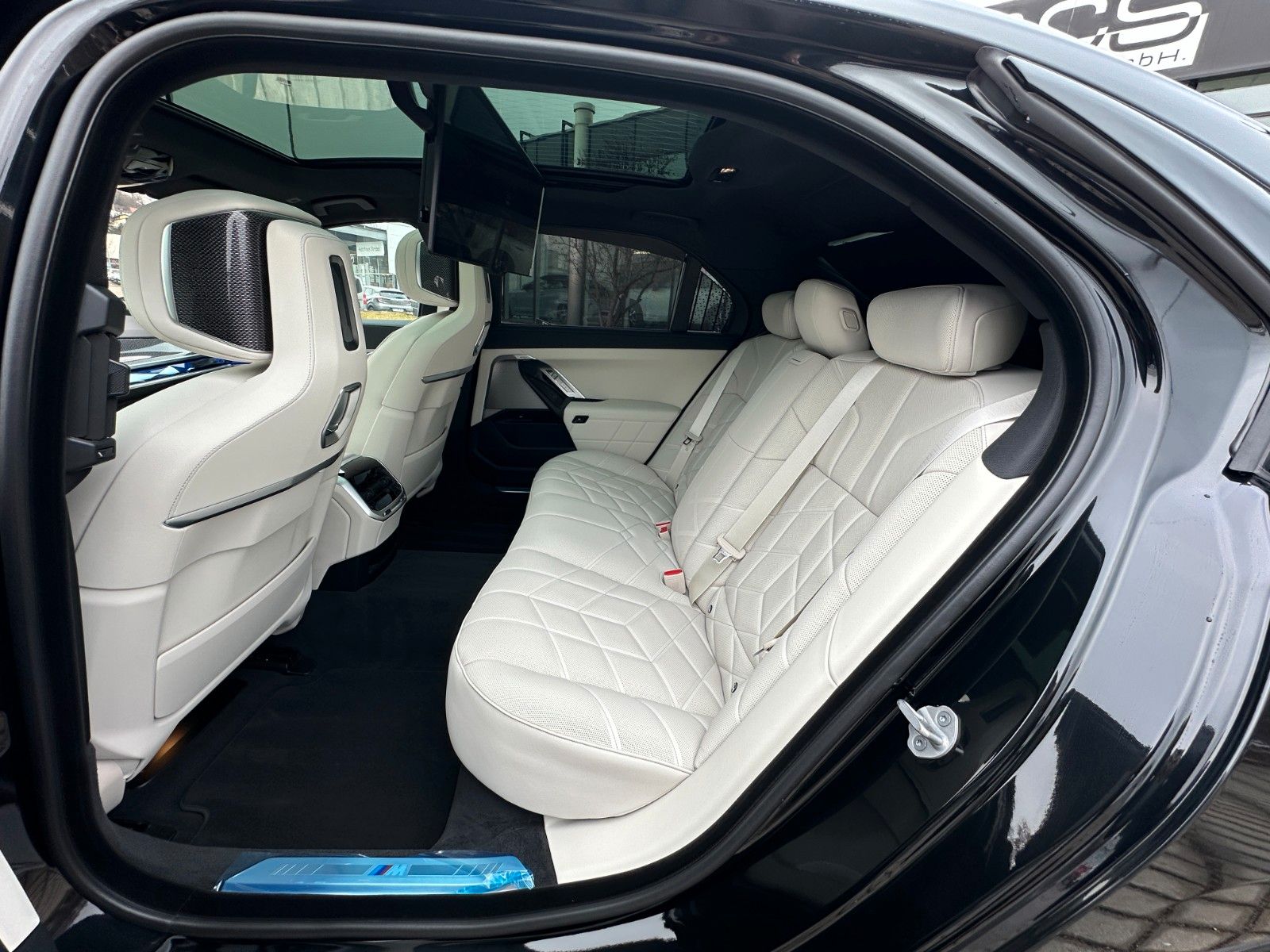 Fahrzeugabbildung BMW 740d xDrive M Sport TV|Aut.Tür|SkyL|B&W|Luft|