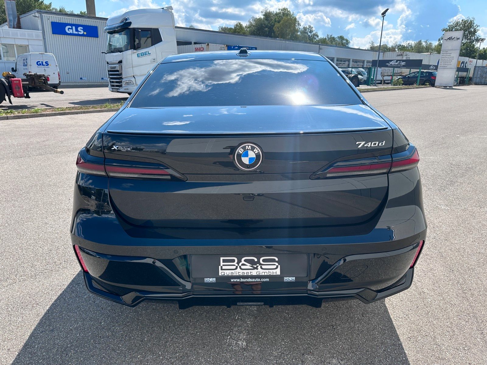 Fahrzeugabbildung BMW 740d xDrive M Sport TV|Aut.Tür|SkyL|B&W|Luft|
