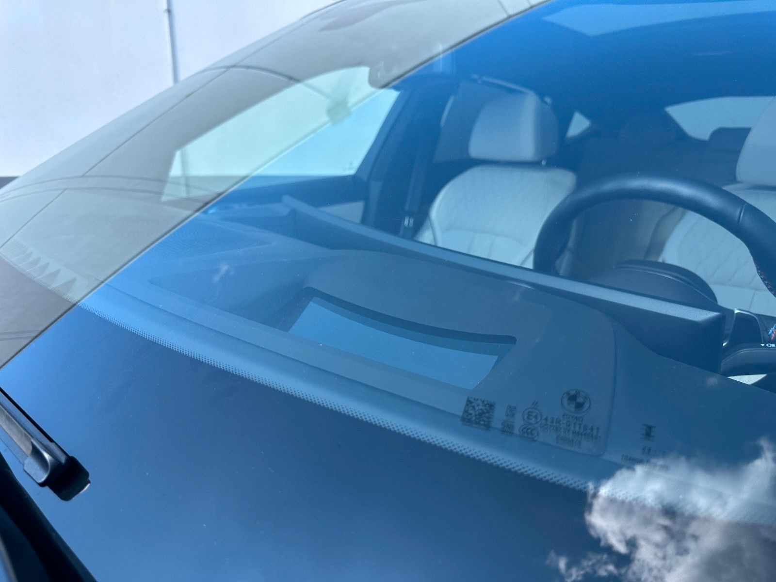 Fahrzeugabbildung BMW X6 M60i xDrive ACC|HUD|PANO|HARMAN|AHK|