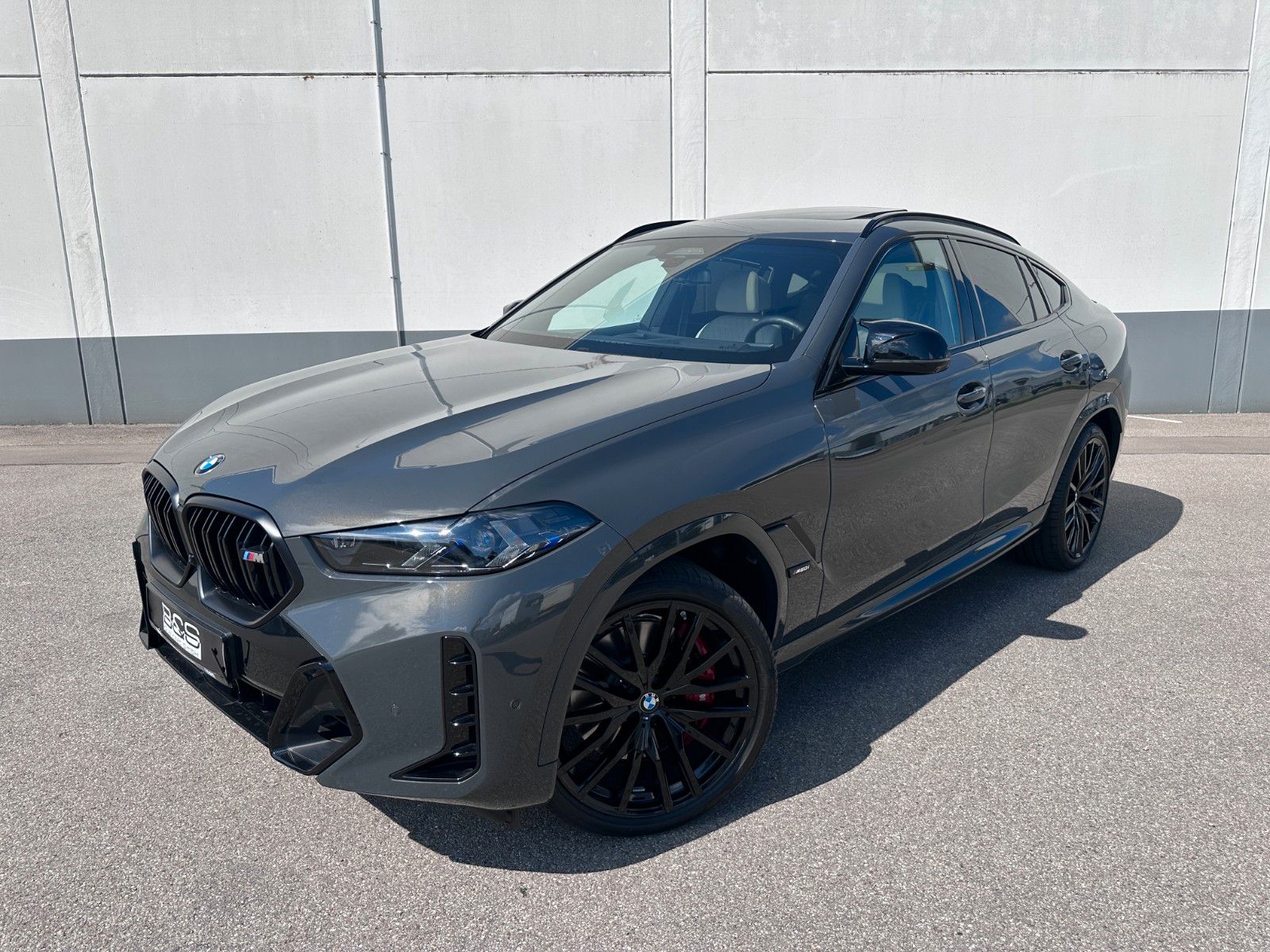Fahrzeugabbildung BMW X6 M60i xDrive ACC|HUD|PANO|HARMAN|AHK|
