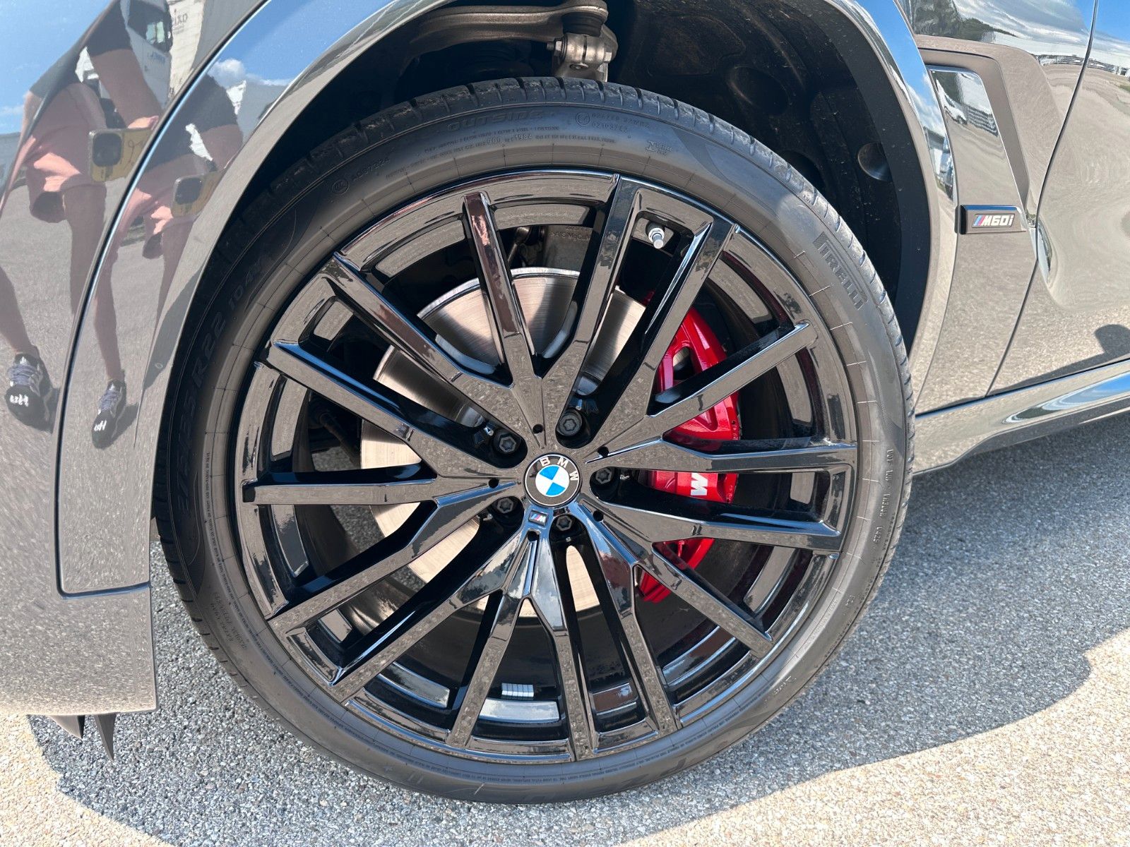Fahrzeugabbildung BMW X6 M60i xDrive ACC|HUD|PANO|HARMAN|AHK|