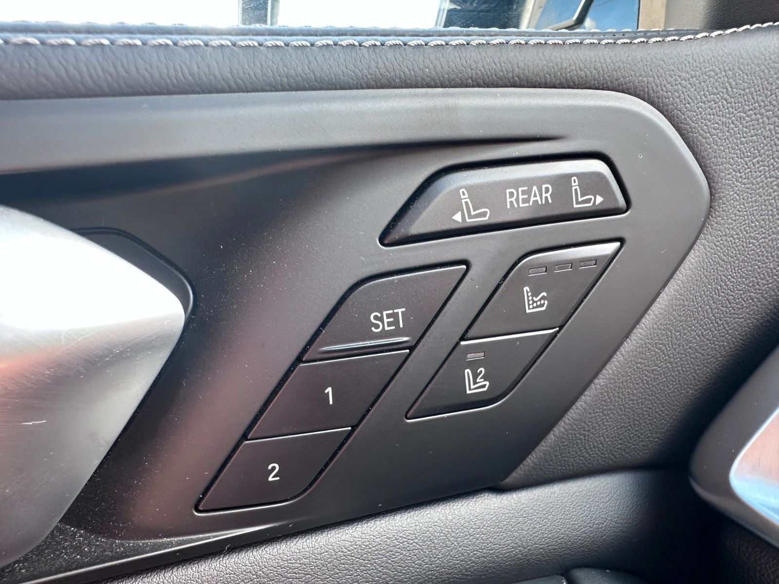 Fahrzeugabbildung BMW X7 xDrive 40 d M Sport ACC|HUD|SKYL|H&K|LUFT|AHK