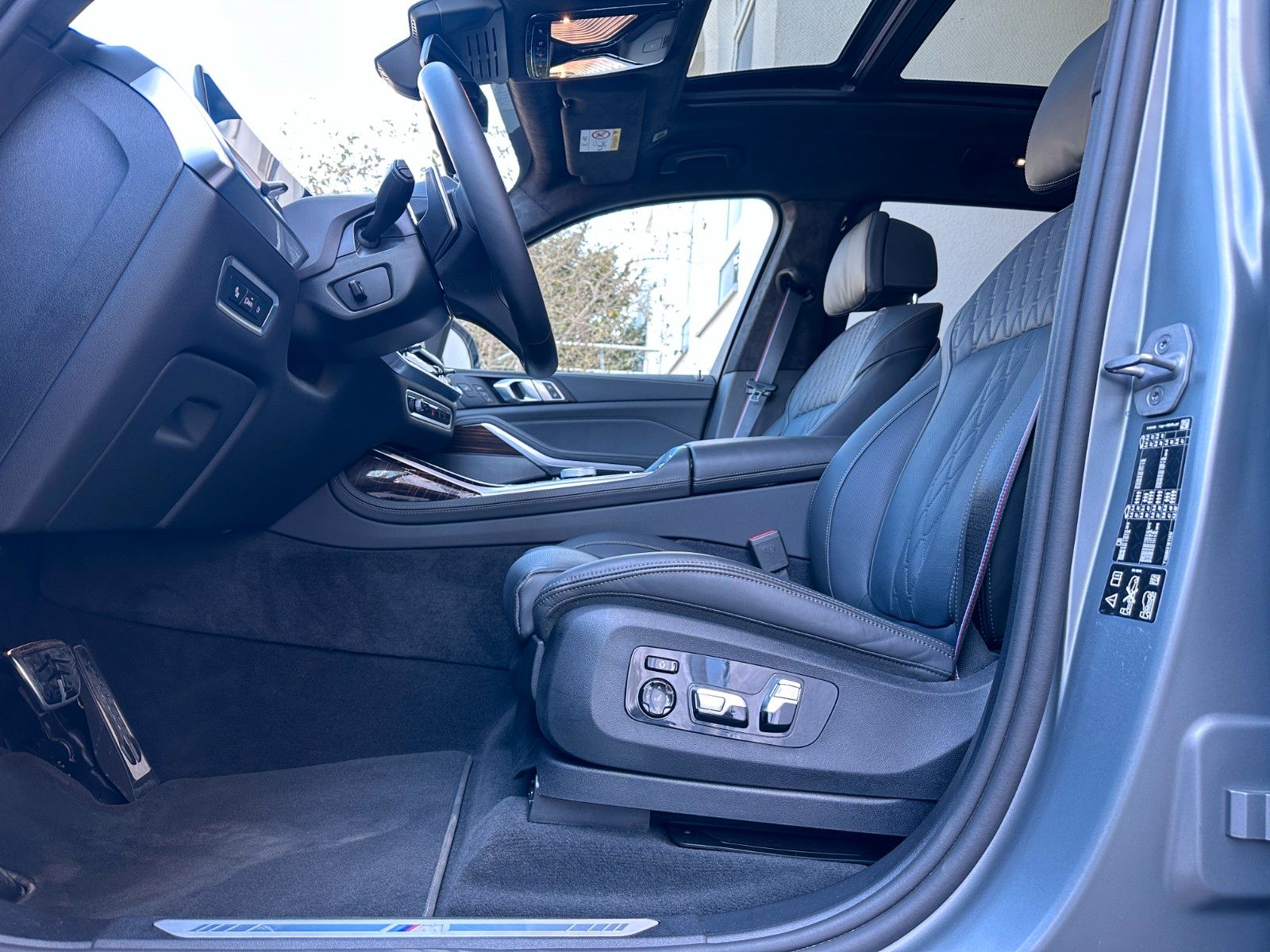 Fahrzeugabbildung BMW X7 xDrive 40 d M Sport ACC|HUD|SKYL|H&K|LUFT|AHK