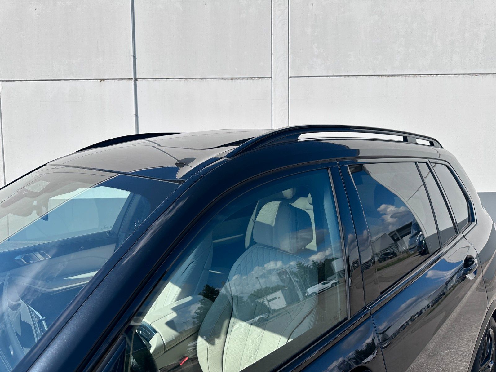Fahrzeugabbildung BMW X7 xDr 40d M Sport Pro|Aktivlenk|SkyL|AHK|BEIGE|