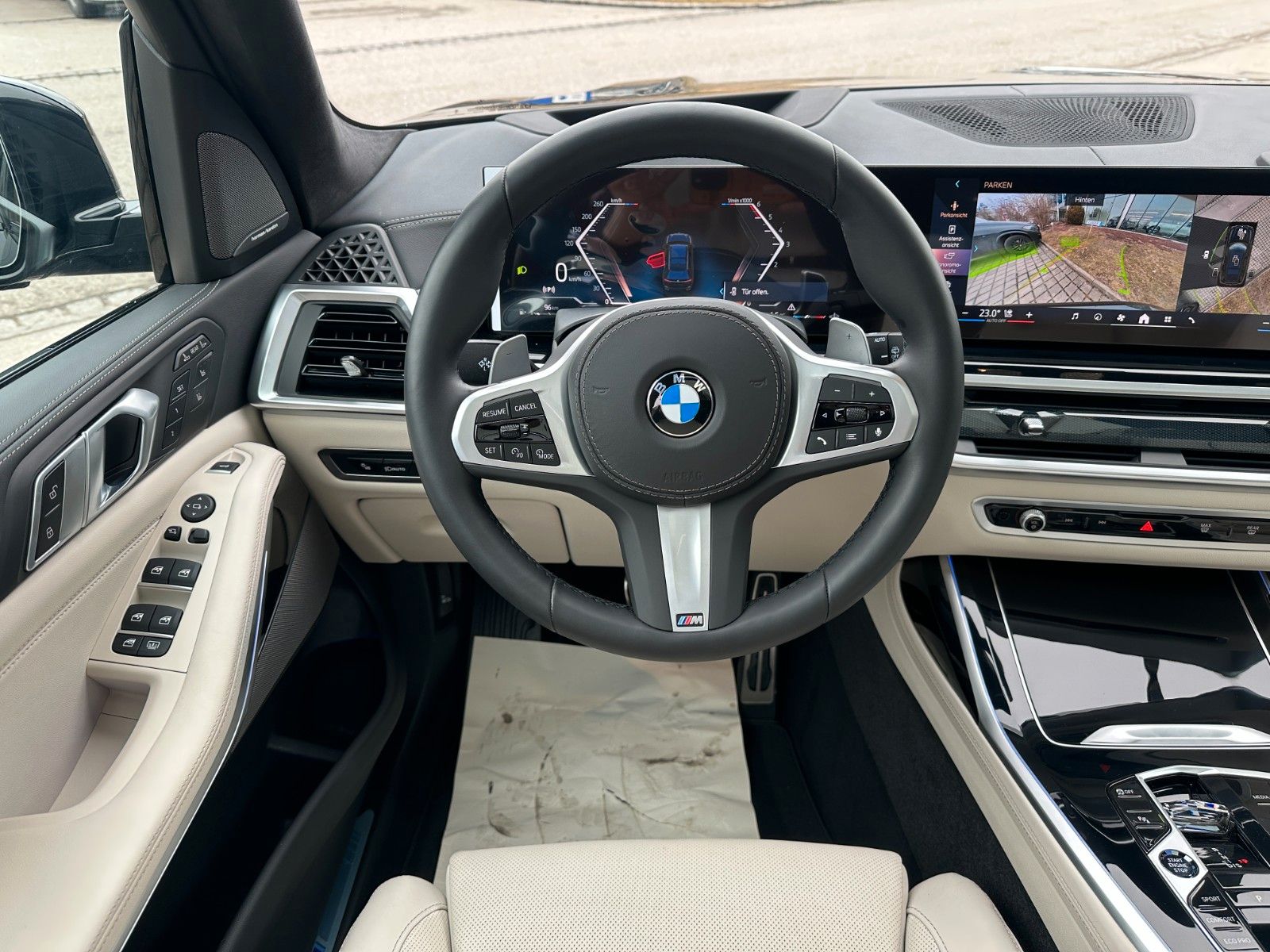 Fahrzeugabbildung BMW X7 xDr 40d M Sport Pro|Aktivlenk|SkyL|AHK|BEIGE|