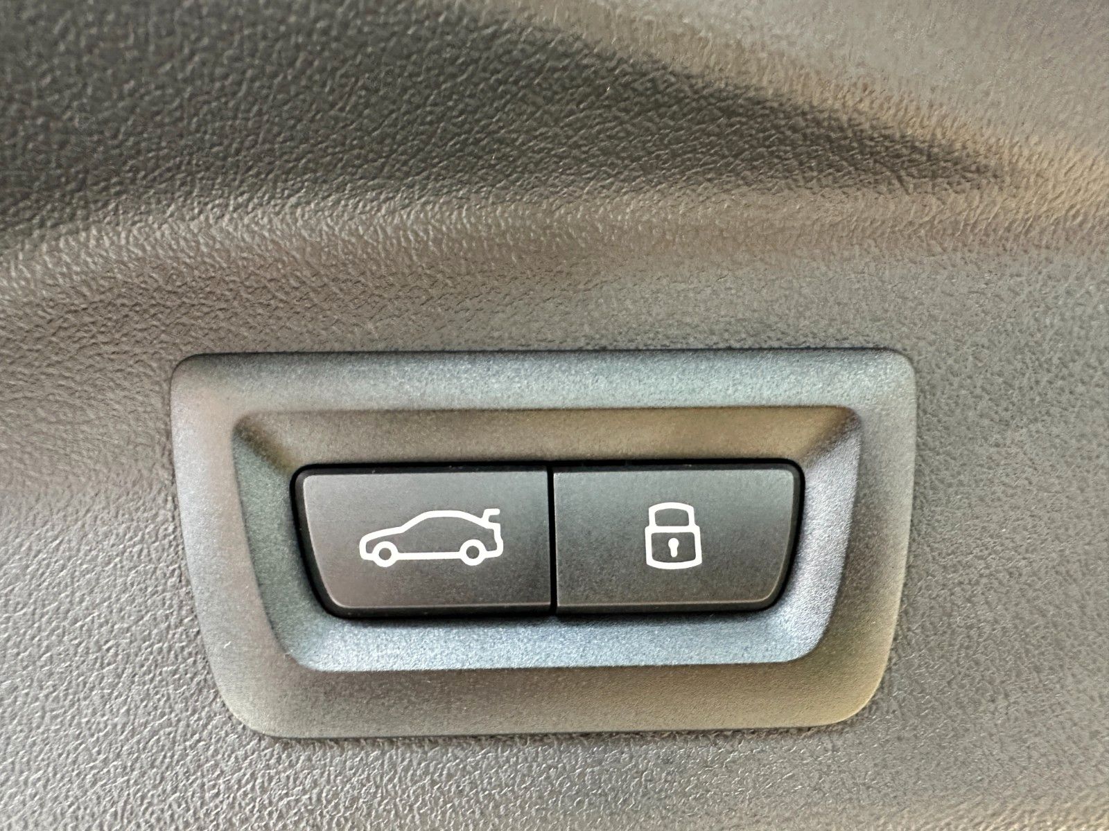 Fahrzeugabbildung BMW X7 xDr 40d M Sport Pro|Aktivlenk|SkyL|AHK|BEIGE|