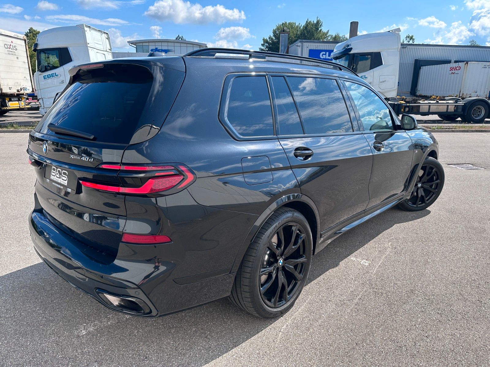 Fahrzeugabbildung BMW X7 xDr 40d M Sport Pro|Aktivlenk|SkyL|AHK|BEIGE|