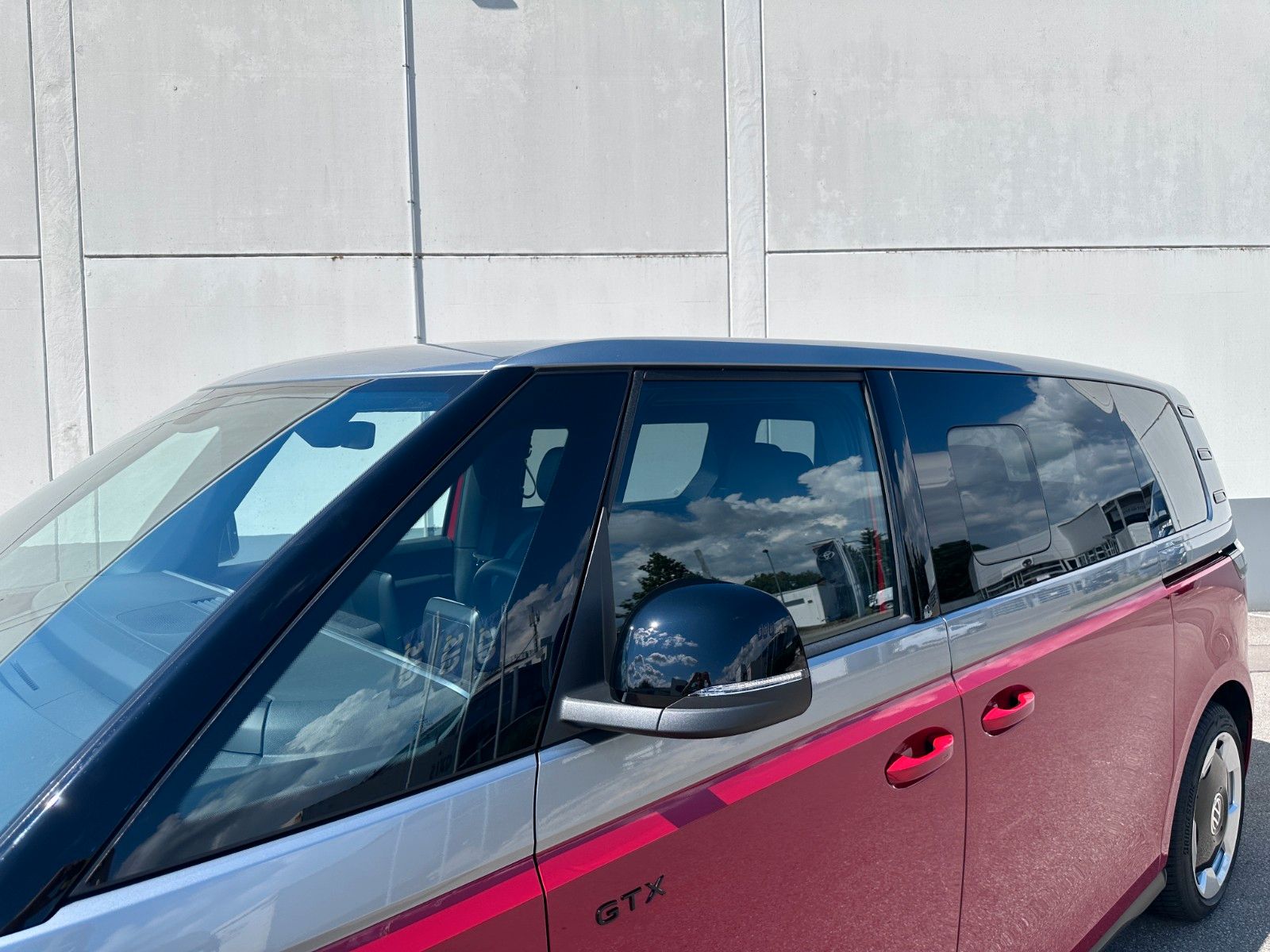 Fahrzeugabbildung Volkswagen ID.Buzz GTX LANG 4M | 6 SITZ|UNFALLFR|DEUTSCH FZ