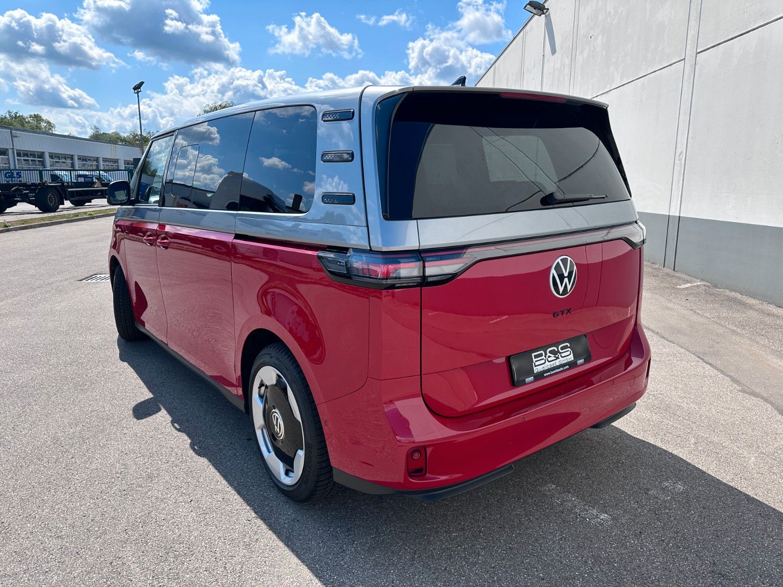 Fahrzeugabbildung Volkswagen ID.Buzz GTX LANG 4M | 6 SITZ|UNFALLFR|DEUTSCH FZ