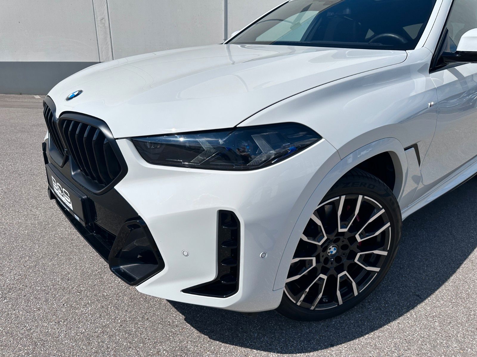 Fahrzeugabbildung BMW X6 30d xDr M Sport|ACC|HUD|PANO|HARMAN|AHK|