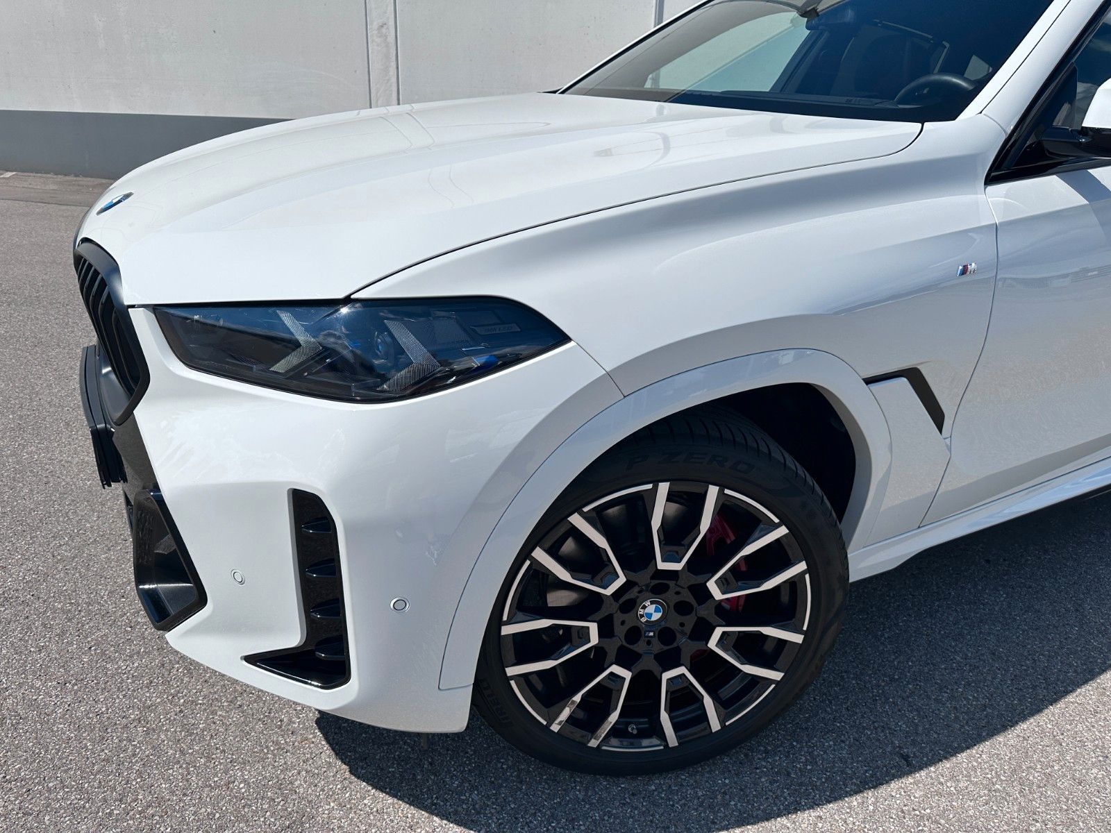 Fahrzeugabbildung BMW X6 30d xDr M Sport|ACC|HUD|PANO|HARMAN|AHK|