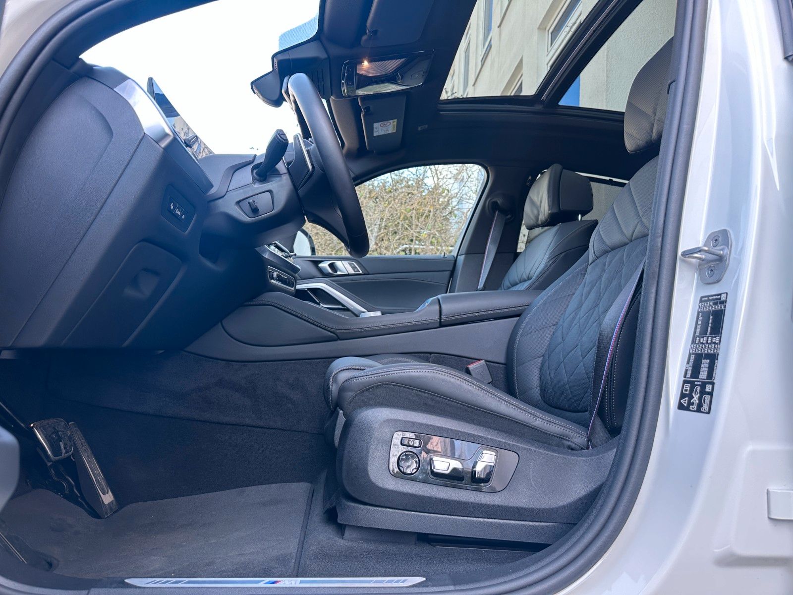 Fahrzeugabbildung BMW X6 30d xDr M Sport|ACC|HUD|PANO|HARMAN|AHK|