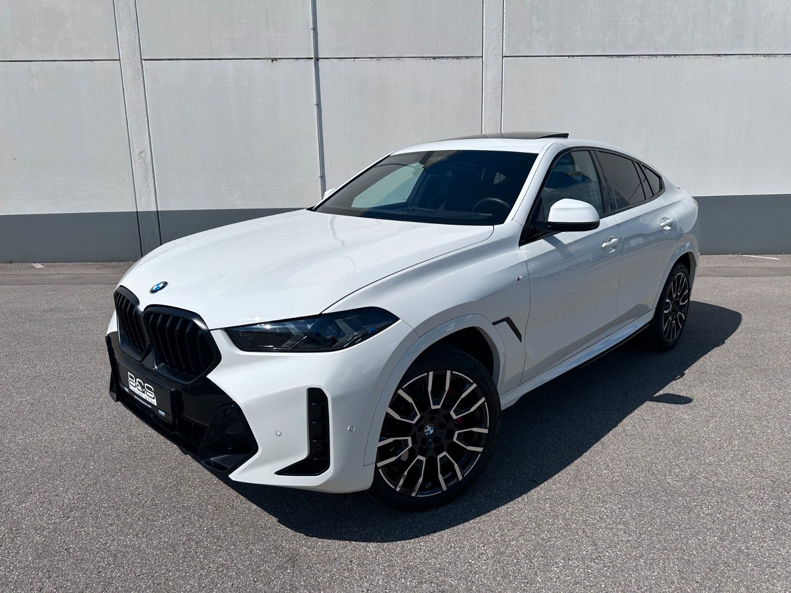 Fahrzeugabbildung BMW X6 30d xDr M Sport|ACC|HUD|PANO|HARMAN|AHK|