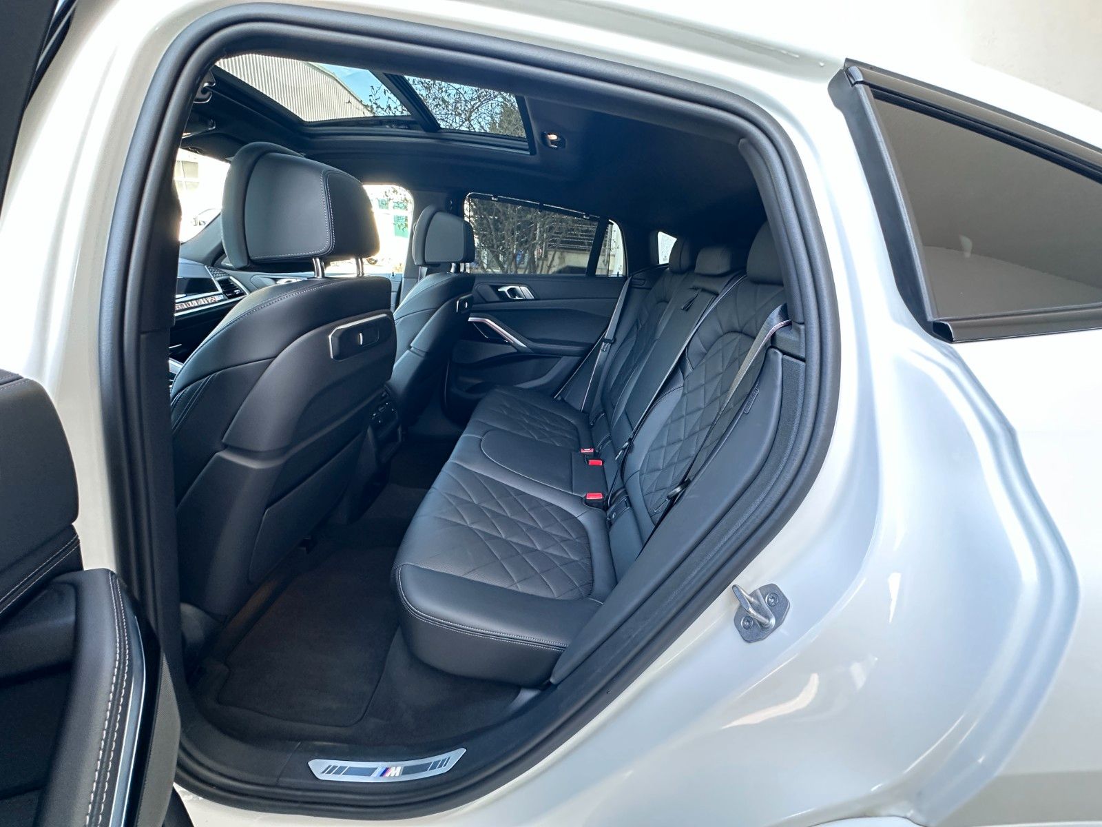 Fahrzeugabbildung BMW X6 30d xDr M Sport|ACC|HUD|PANO|HARMAN|AHK|