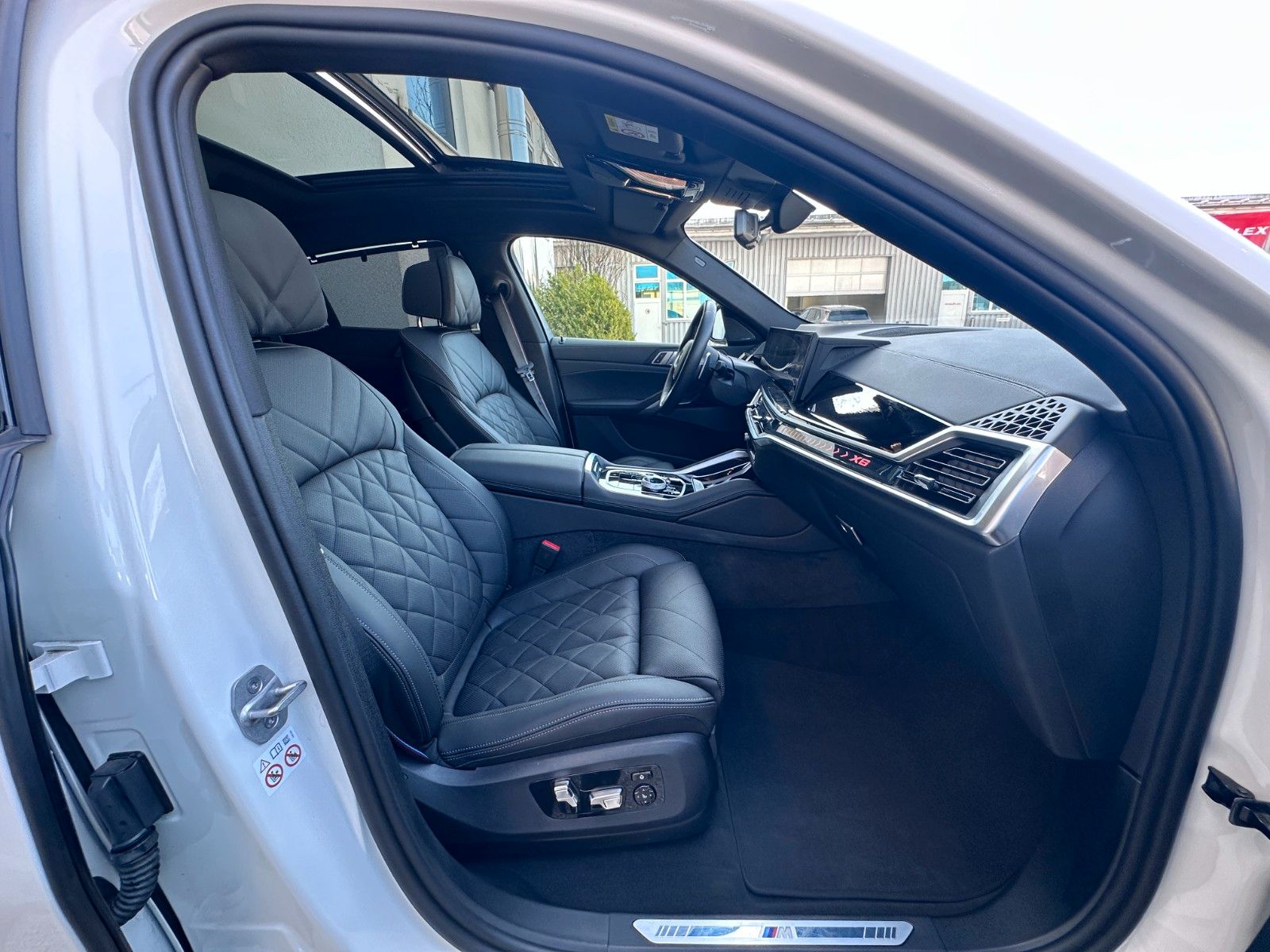Fahrzeugabbildung BMW X6 30d xDr M Sport|ACC|HUD|PANO|HARMAN|AHK|