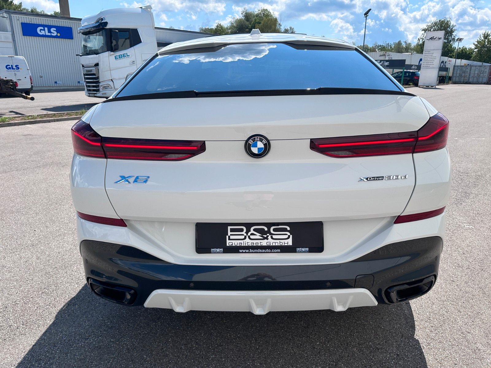 Fahrzeugabbildung BMW X6 30d xDr M Sport|ACC|HUD|PANO|HARMAN|AHK|