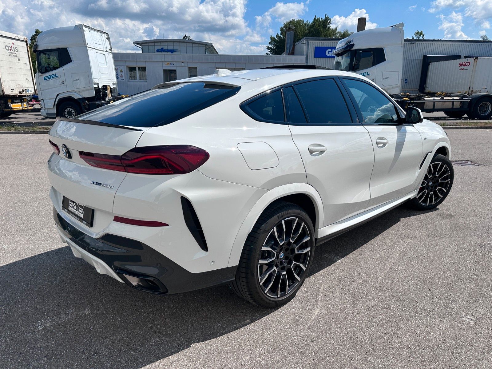 Fahrzeugabbildung BMW X6 30d xDr M Sport|ACC|HUD|PANO|HARMAN|AHK|