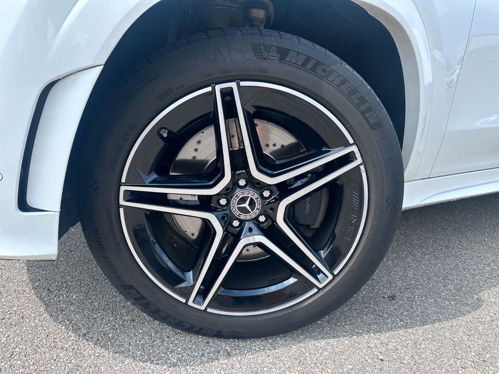 Fahrzeugabbildung Mercedes-Benz GLS 400 d 4Matic AMG|BURM|AIRMATIC|HUD|AHK|PANO|