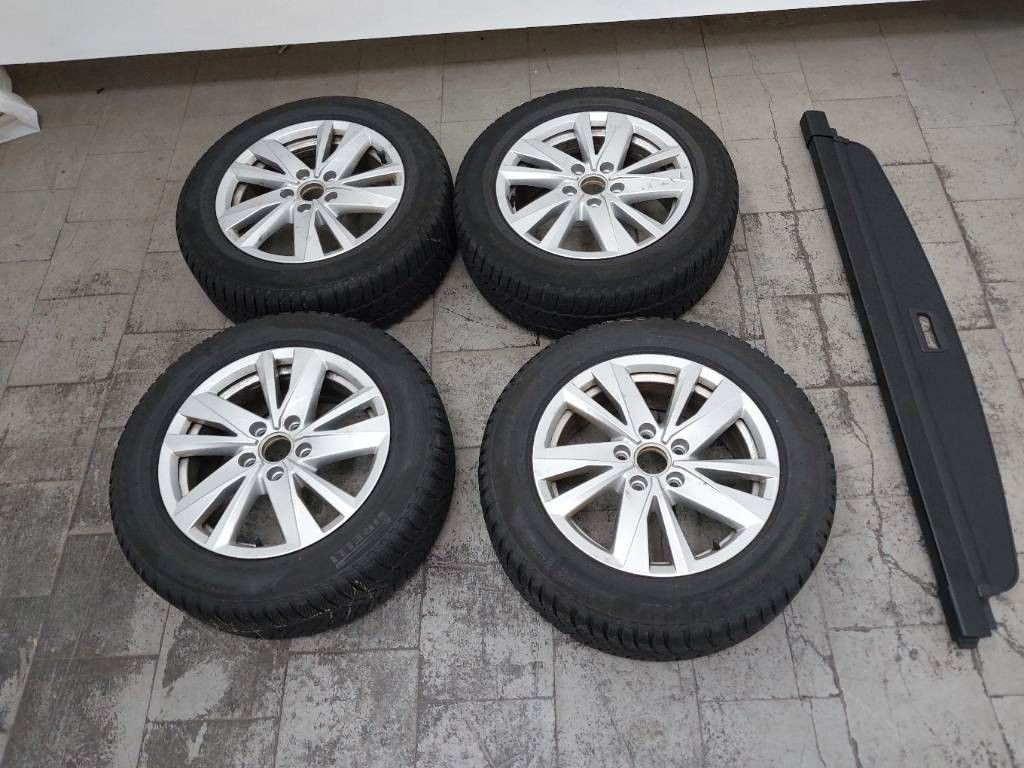 Fahrzeugabbildung Volkswagen Touran Comfortlinel|Deutsch.Fzg.l7 SitzlPanolAHK