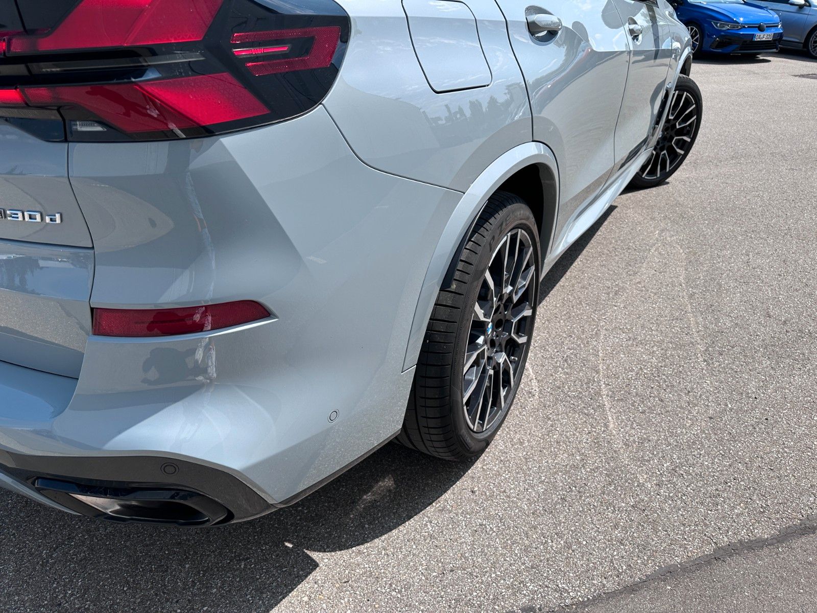 Fahrzeugabbildung BMW X5 30 d xDrive M Sport | Mwst Ausw| B&W | LUFT |