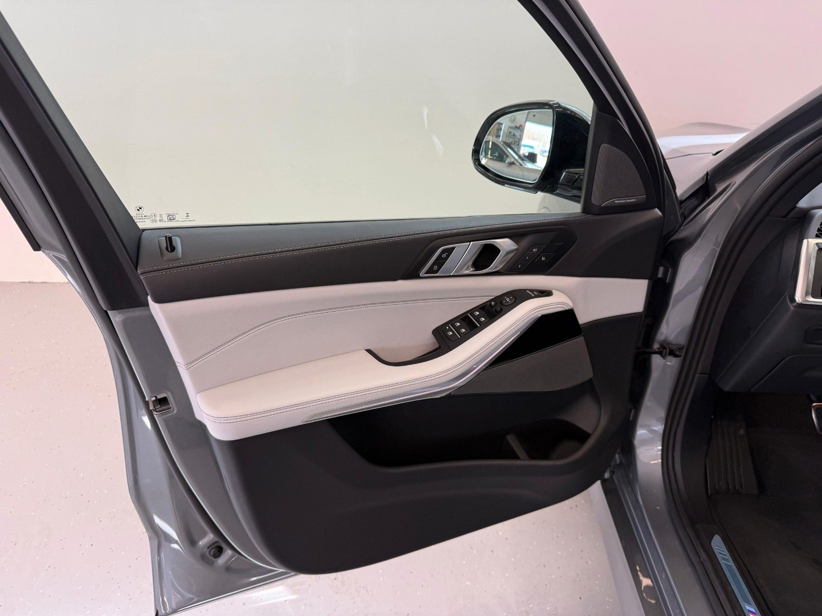 Fahrzeugabbildung BMW X5 40 d xDrive M Sport AC|HUD|PANO|HARMAN|LUFT