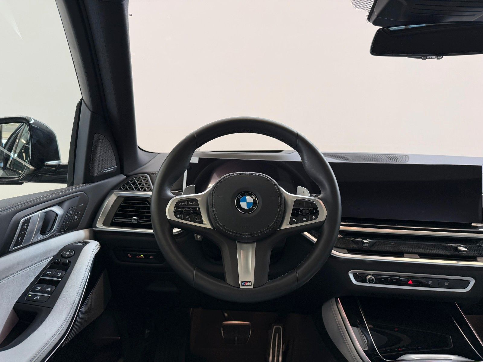 Fahrzeugabbildung BMW X5 40 d xDrive M Sport AC|HUD|PANO|HARMAN|LUFT