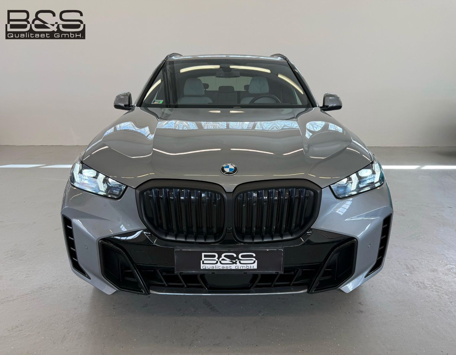 Fahrzeugabbildung BMW X5 40 d xDrive M Sport AC|HUD|PANO|HARMAN|LUFT