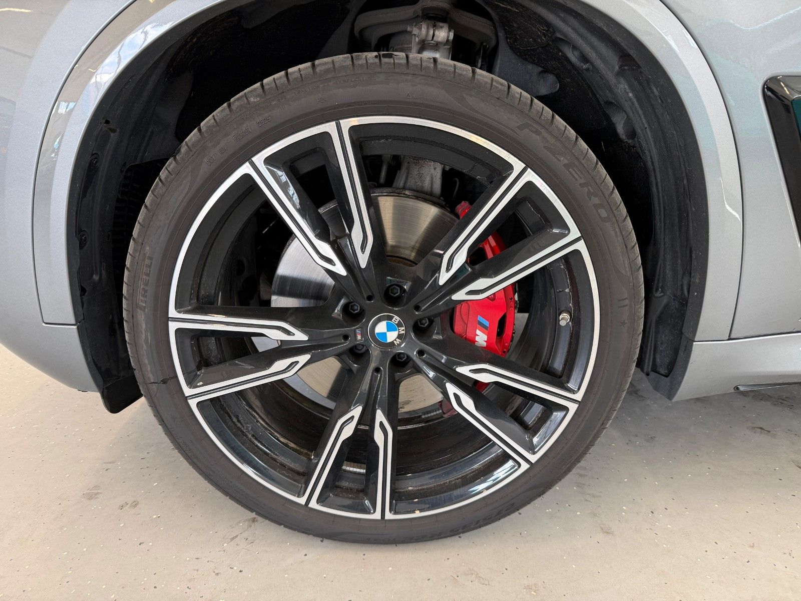 Fahrzeugabbildung BMW X5 40 d xDrive M Sport AC|HUD|PANO|HARMAN|LUFT