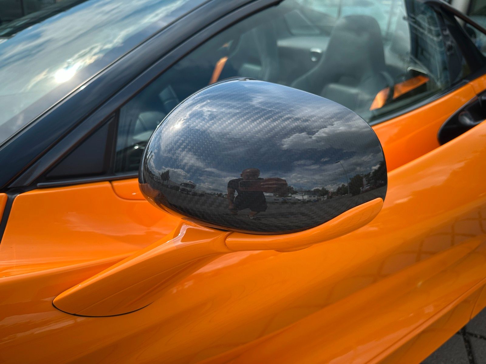 Fahrzeugabbildung McLaren 720S SPIDER PERFOR. PLUS.KERAMIK|CARBON|LIFT|B&W