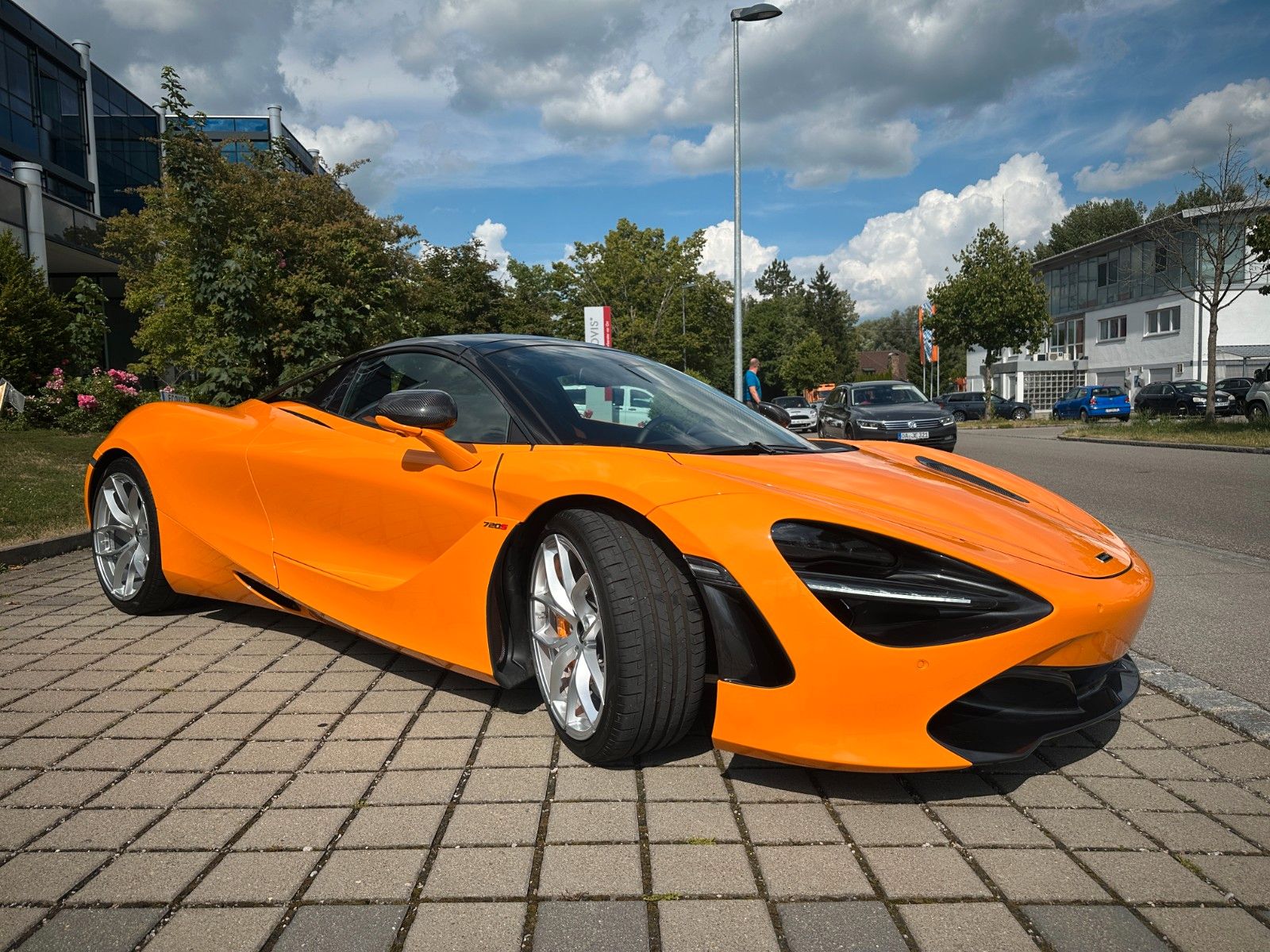 Fahrzeugabbildung McLaren 720S SPIDER PERFOR. PLUS.KERAMIK|CARBON|LIFT|B&W