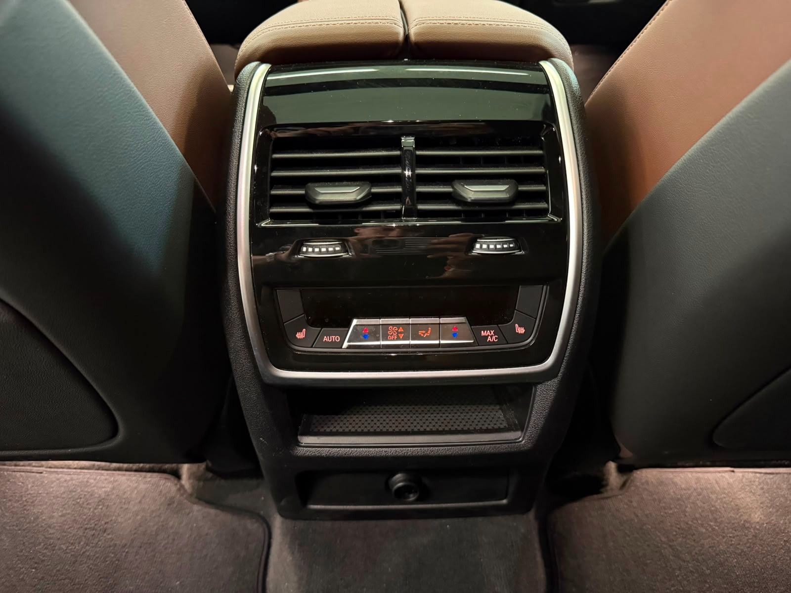 Fahrzeugabbildung BMW X6 30 d xDrive M Sport ACC|HUD|PANO|HARMAN|LUF