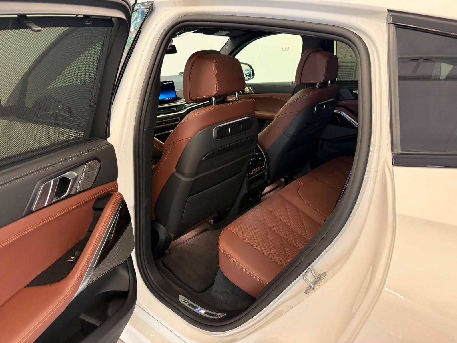 Fahrzeugabbildung BMW X6 30 d xDrive M Sport ACC|HUD|PANO|HARMAN|LUF