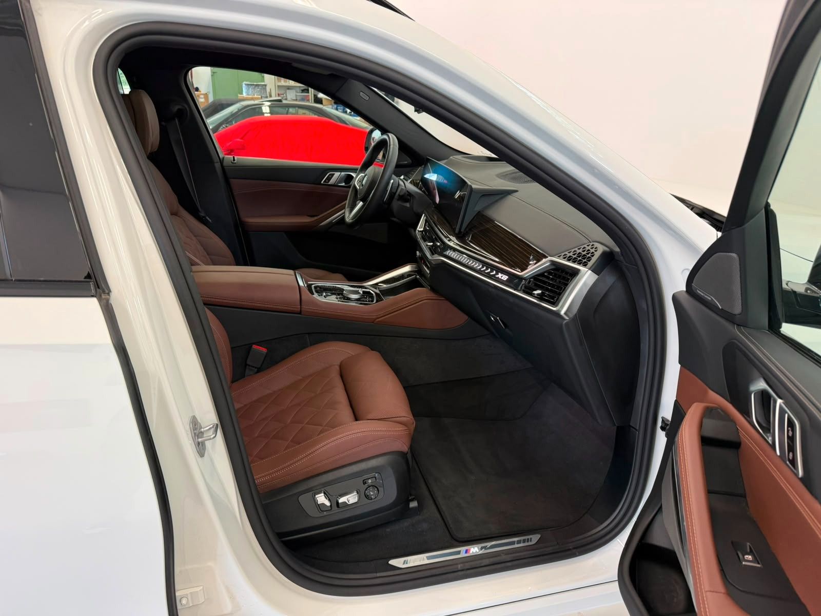Fahrzeugabbildung BMW X6 30 d xDrive M Sport ACC|HUD|PANO|HARMAN|LUF