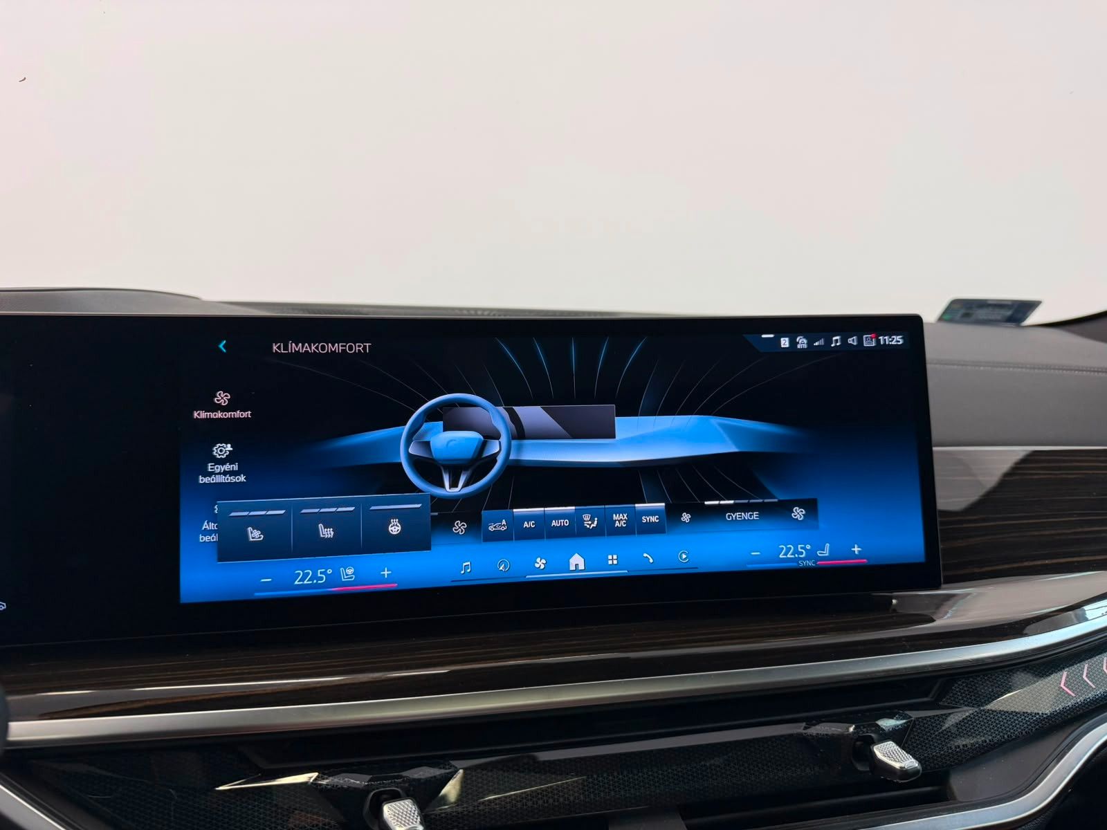 Fahrzeugabbildung BMW X6 30 d xDrive M Sport ACC|HUD|PANO|HARMAN|LUF