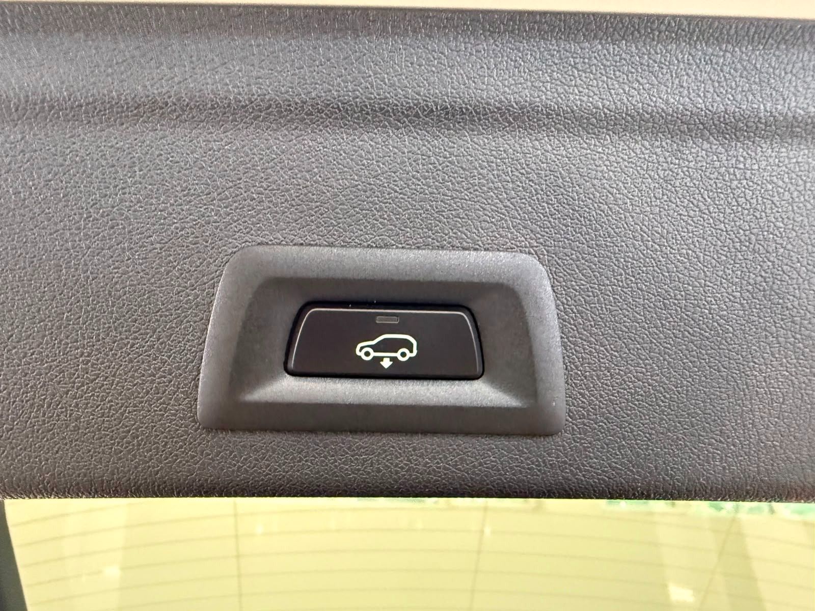 Fahrzeugabbildung BMW X6 30 d xDrive M Sport ACC|HUD|PANO|HARMAN|LUF