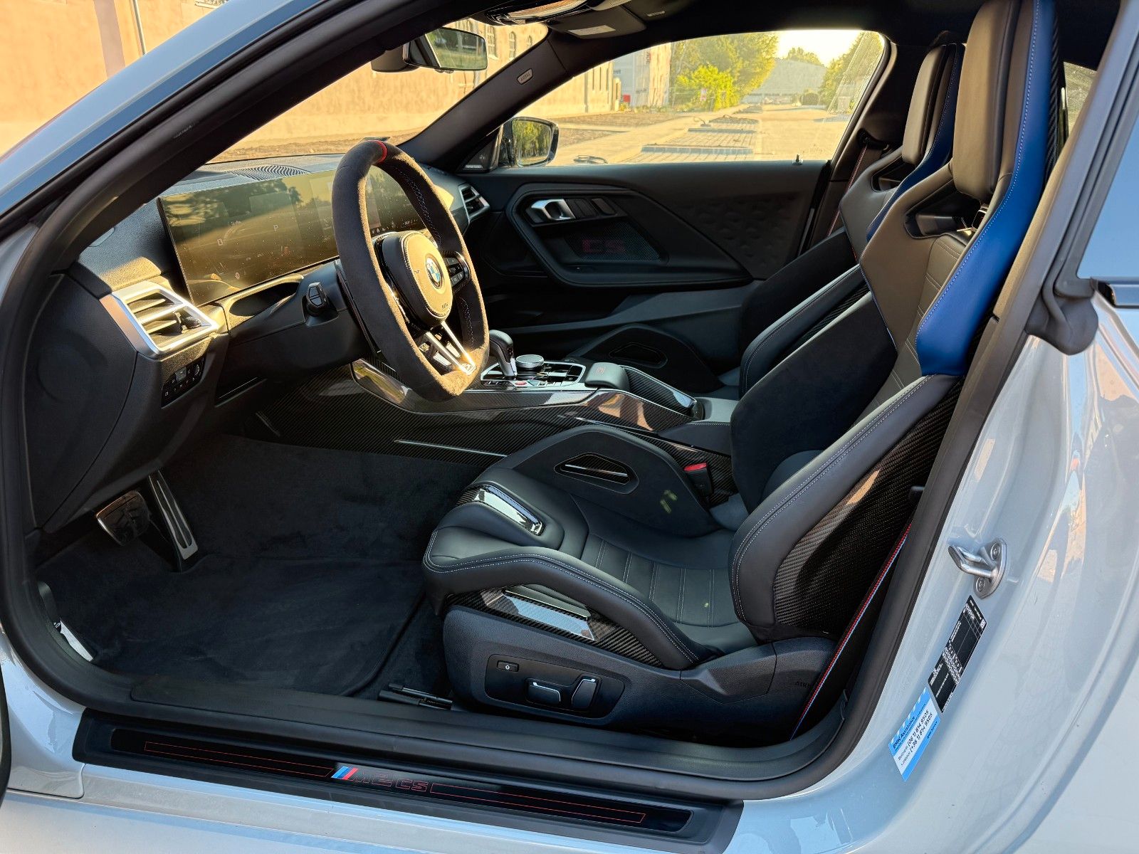 Fahrzeugabbildung BMW M2 CS |MDriverPack|CarbonDach|MCarbonSchalen|H&K
