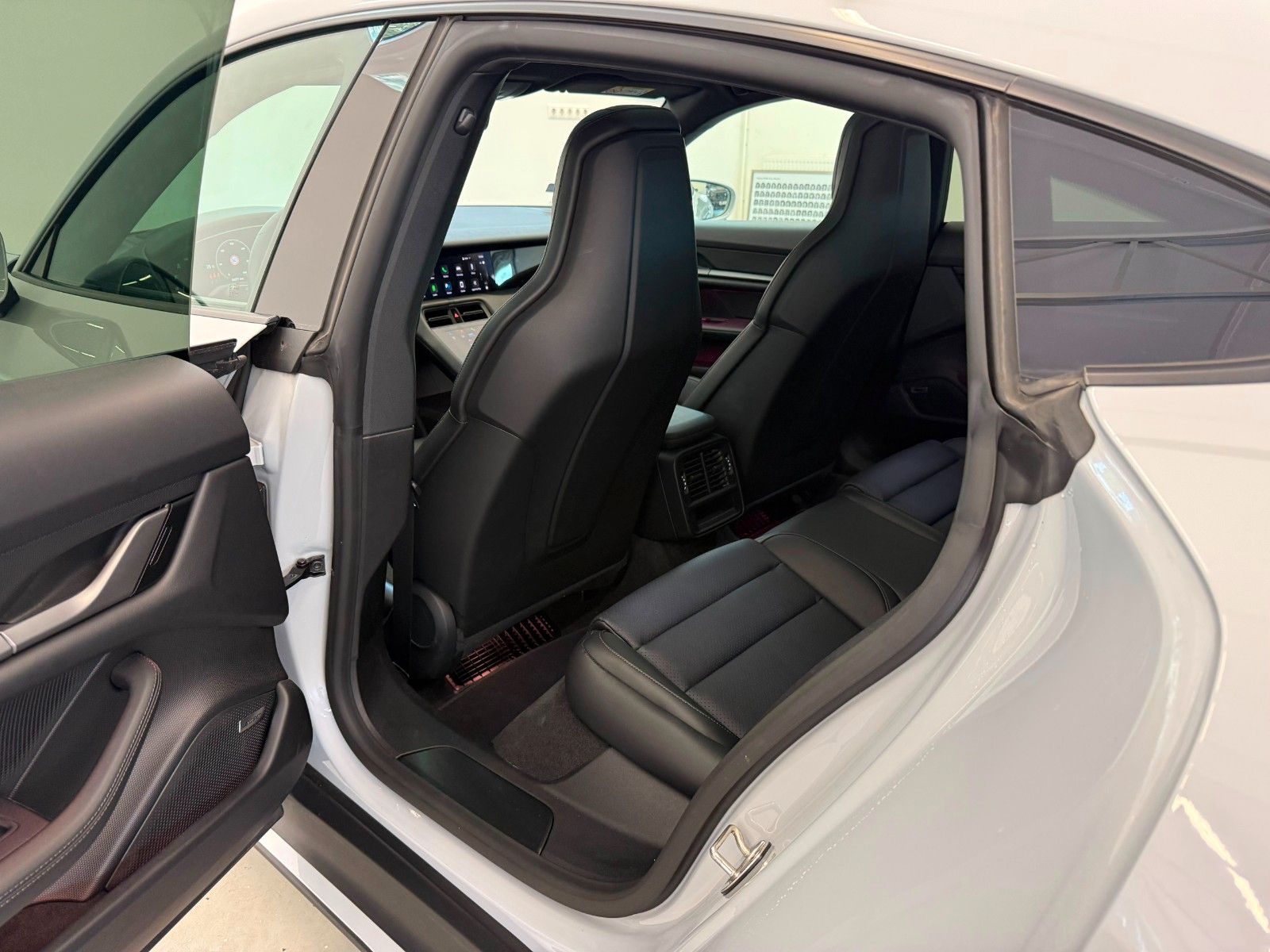 Fahrzeugabbildung Porsche Taycan ACC|HUD|PANO|BOSE|Sport-Design-Paket|