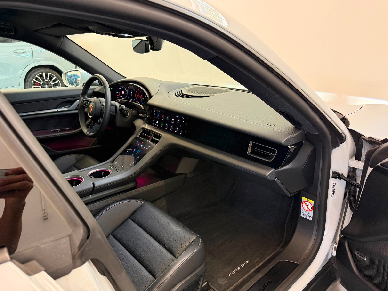 Fahrzeugabbildung Porsche Taycan ACC|HUD|PANO|BOSE|Sport-Design-Paket|