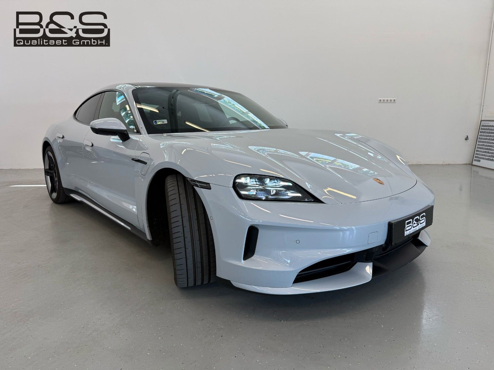 Fahrzeugabbildung Porsche Taycan ACC|HUD|PANO|BOSE|Sport-Design-Paket|