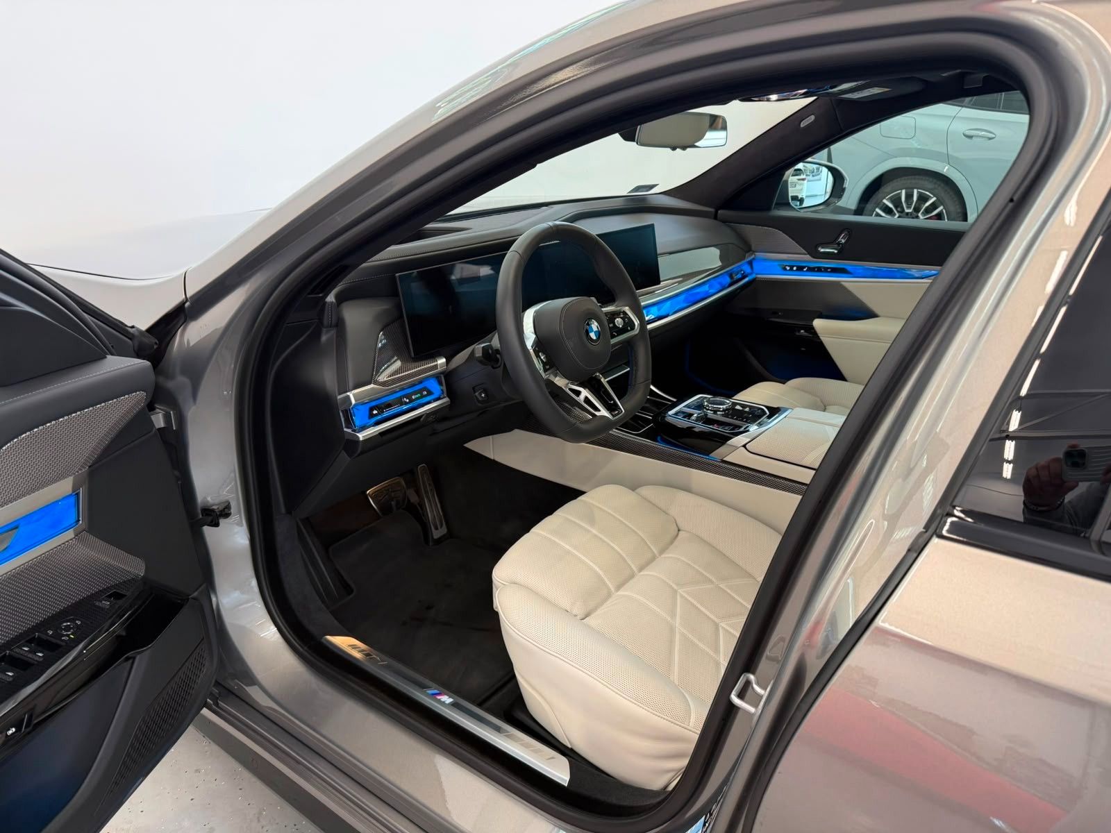 Fahrzeugabbildung BMW 740 d xDrive M Sport | Mwst Ausw | BMW Garantie|