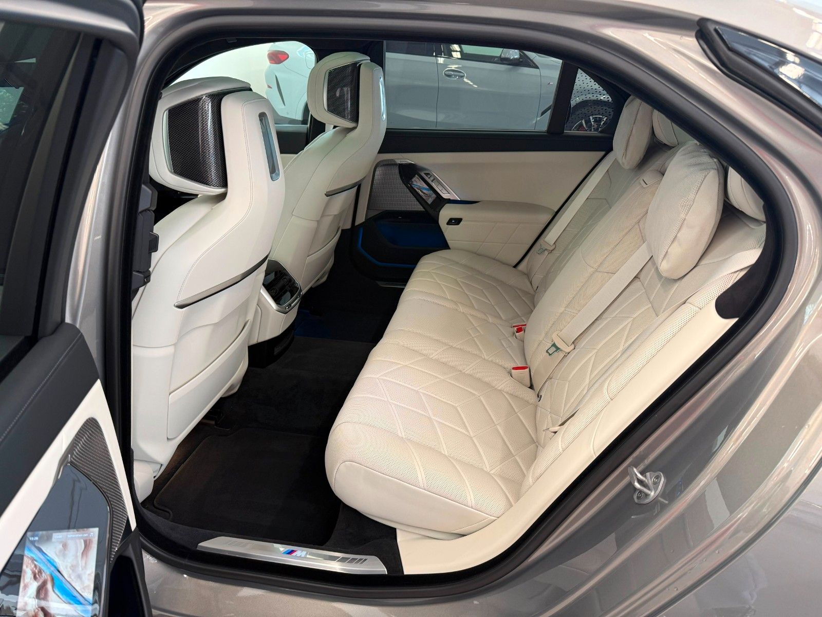 Fahrzeugabbildung BMW 740 d xDrive M Sport | Mwst Ausw | BMW Garantie|