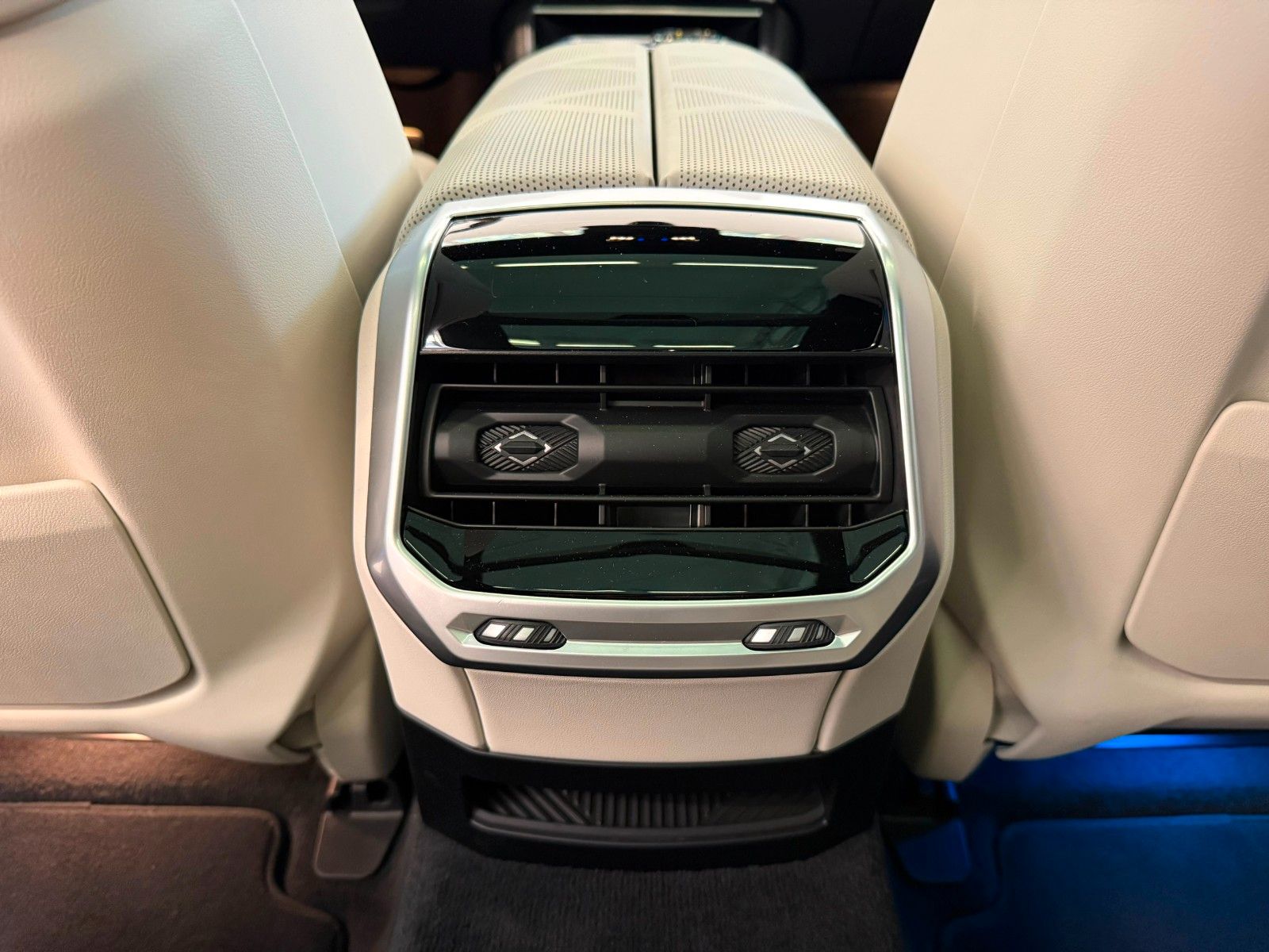 Fahrzeugabbildung BMW 740 d xDrive M Sport | Mwst Ausw | BMW Garantie|