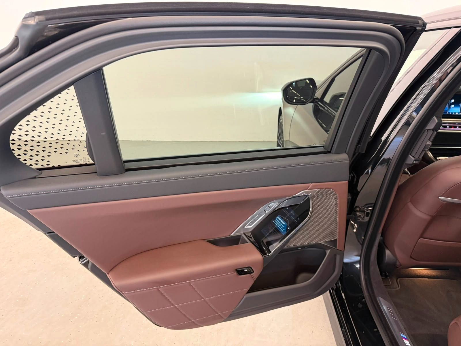 Fahrzeugabbildung BMW 740d xDrive M Sport,VOLLAUSST,MWST AUSW,UNFALLFR