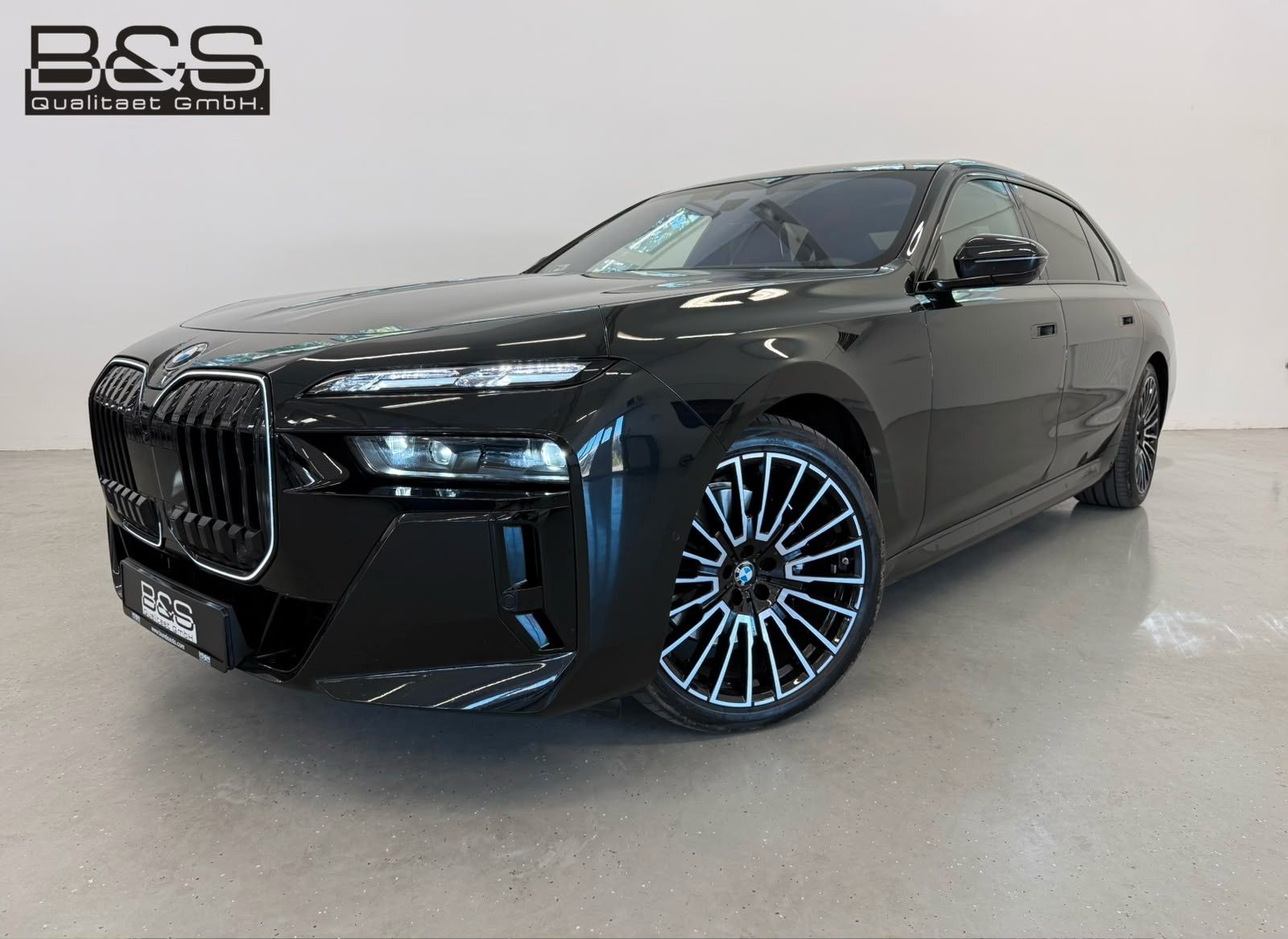 Fahrzeugabbildung BMW 740d xDrive M Sport,VOLLAUSST,MWST AUSW,UNFALLFR